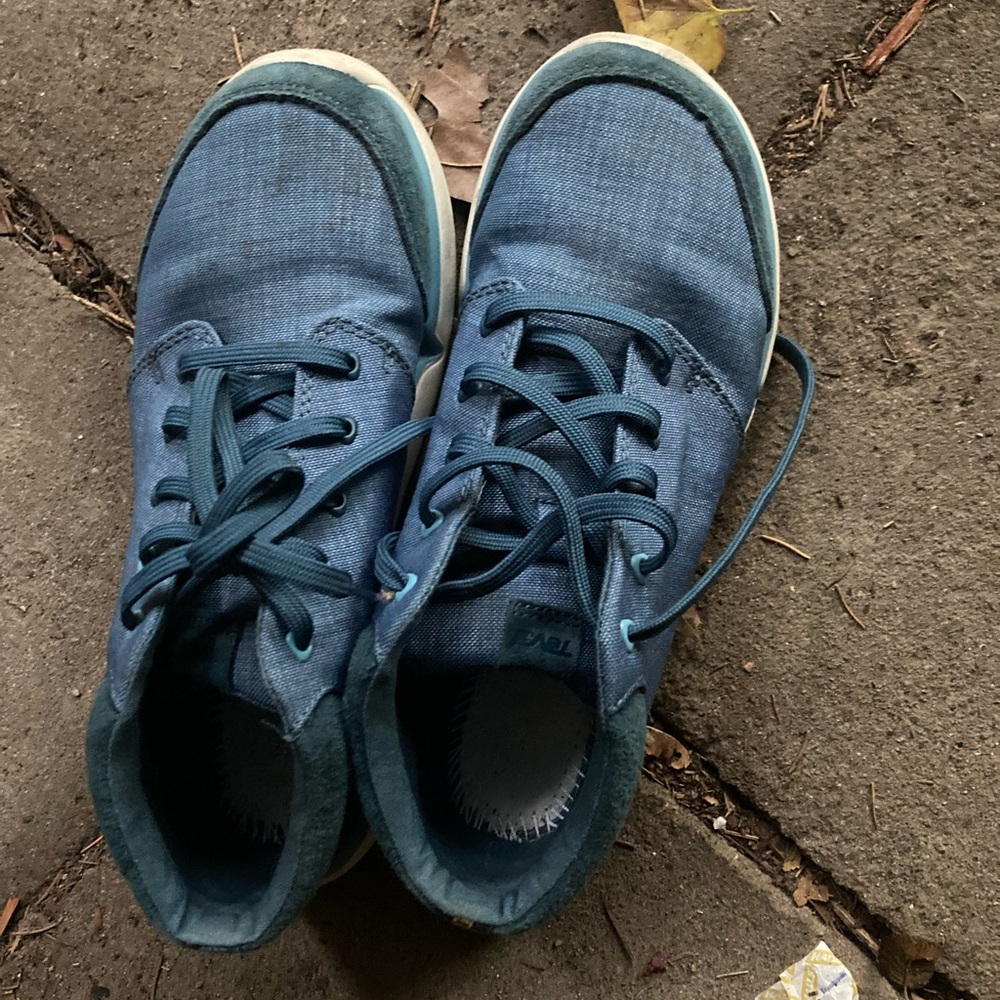 Near brand new. They don’t fit right for me. Too small